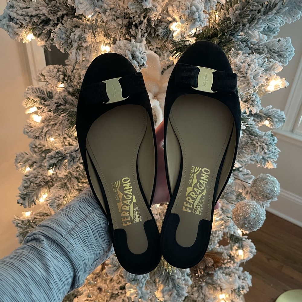 Salvatore Ferragamo Emile Womens Suede Bow Mules 38